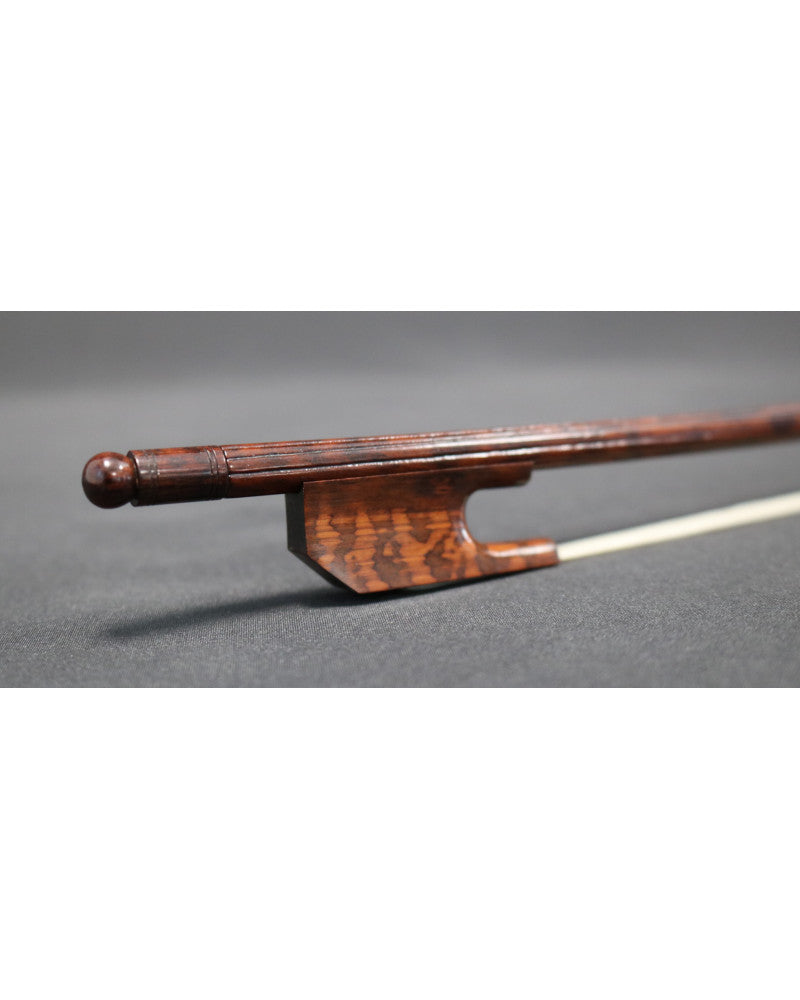 photo de Archet violon baroque en Amourette de haute qualité