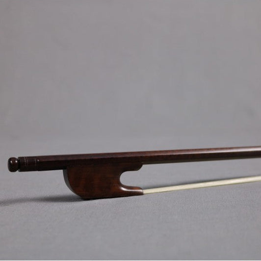 photo de Archet dessus de viole ou violon baroque