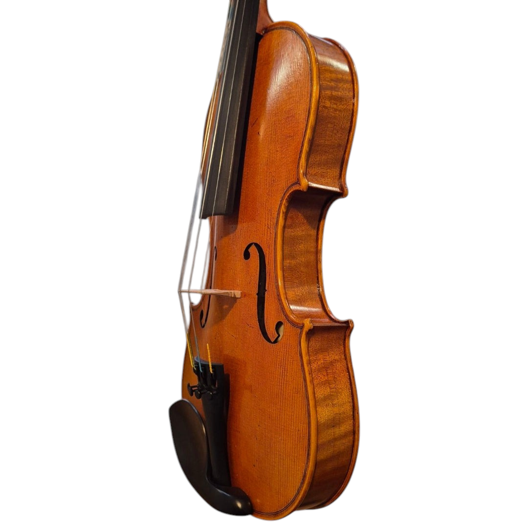 Violon d'étude 4/4 Passion-Tradition Lutherie d'Art en bois verni avec mentonnière noire, vue de profil